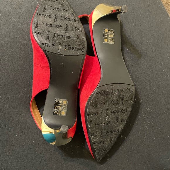 Chic Red Suede Heels with Ankle Strap - Picture 4 of 8